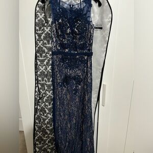 Prom/event dress! Floor length lace and beaded navy blue gown!